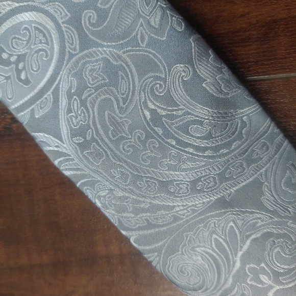 Stafford 100% Silk Paisley Tie - Picture 6 of 6